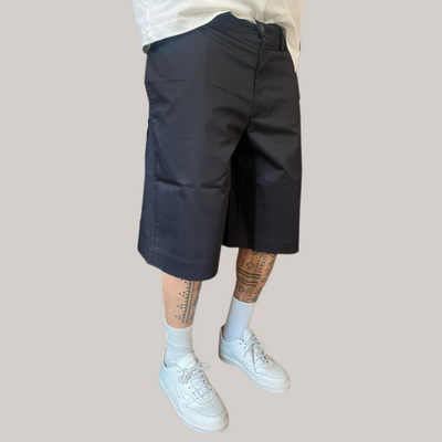 Bermuda woc nero con bottone