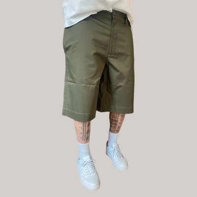 Bermuda woc verde con bottone