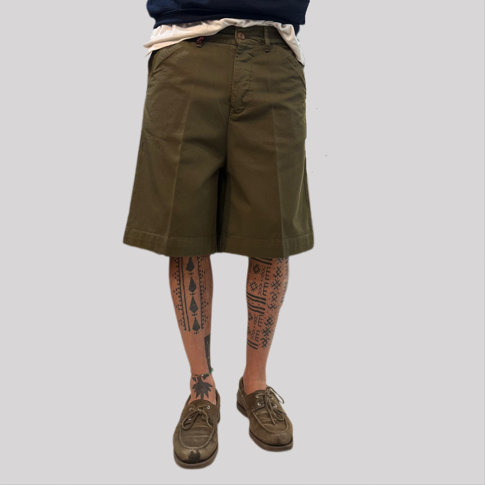 Bermuda tela cruda verde