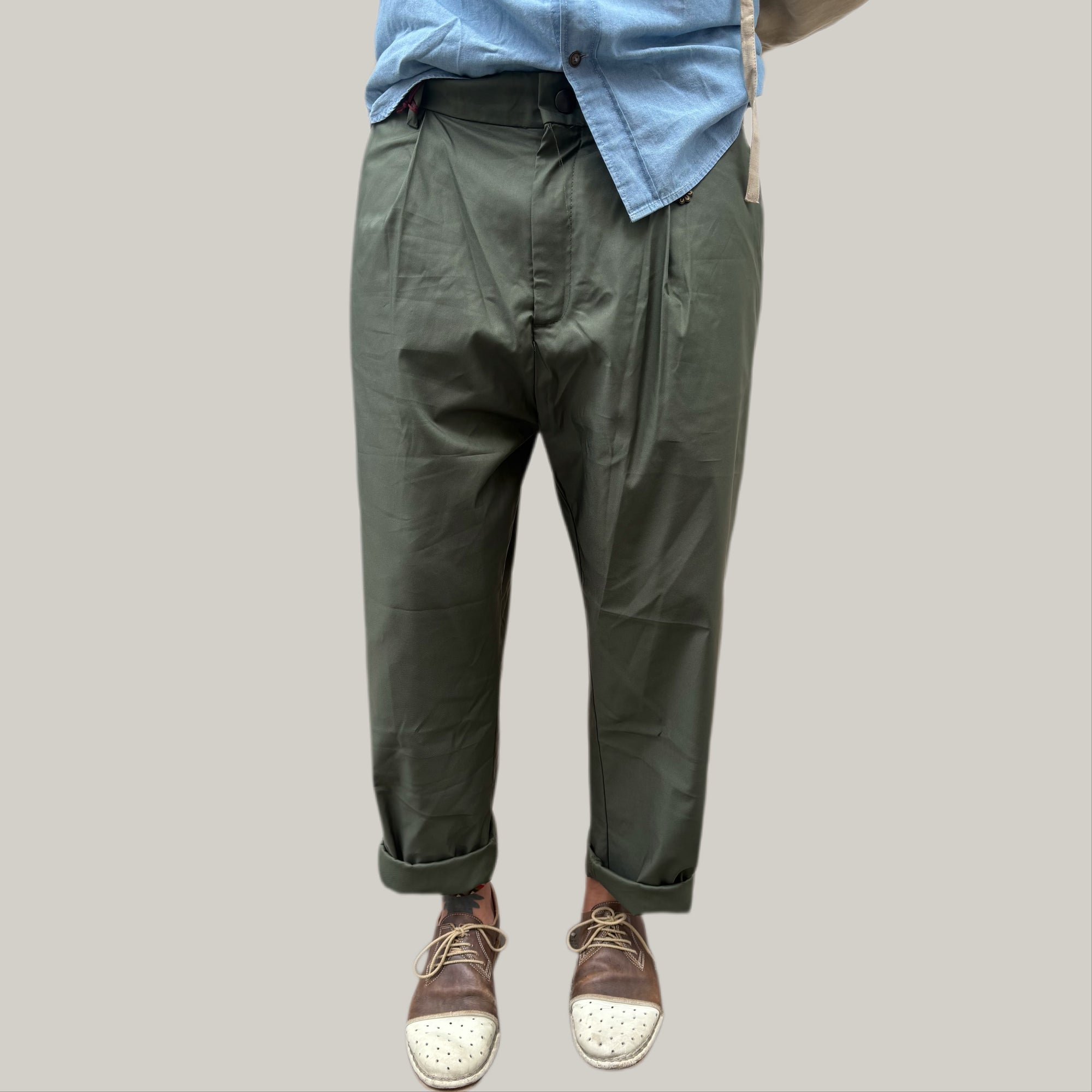 Pantalone tela cruda verde