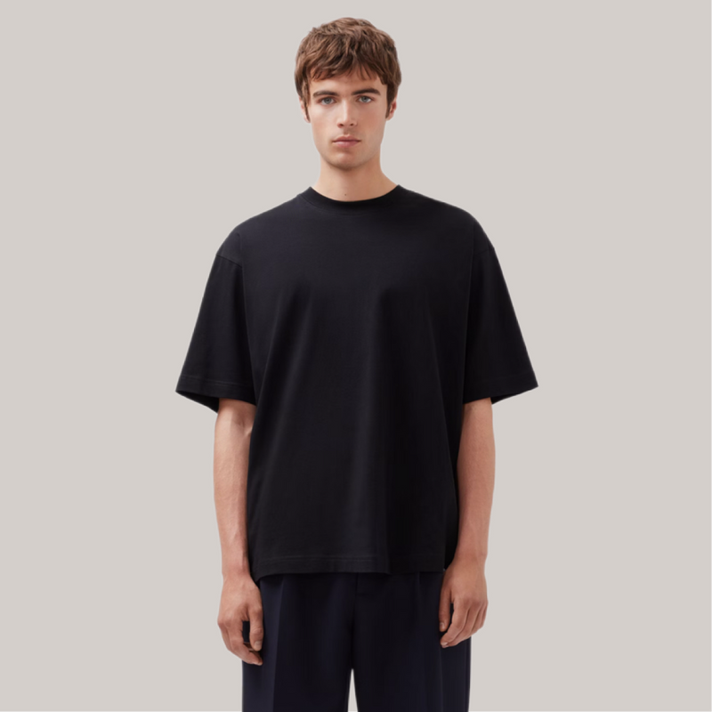 T-shirt studio nera