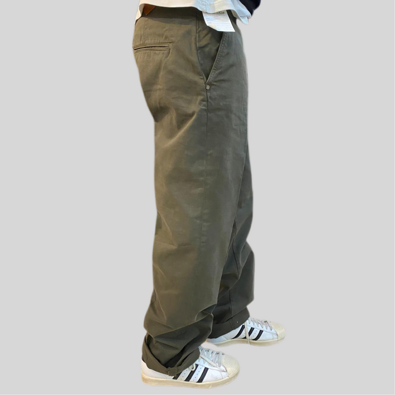 Pantalone tela cruda verde