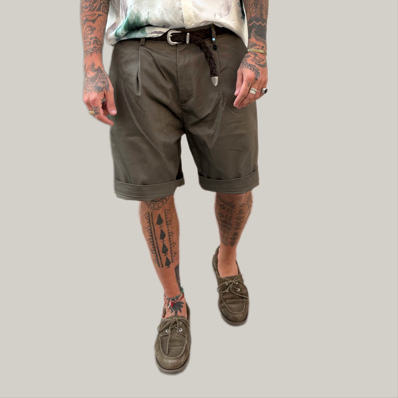 Bermuda tela cruda verde